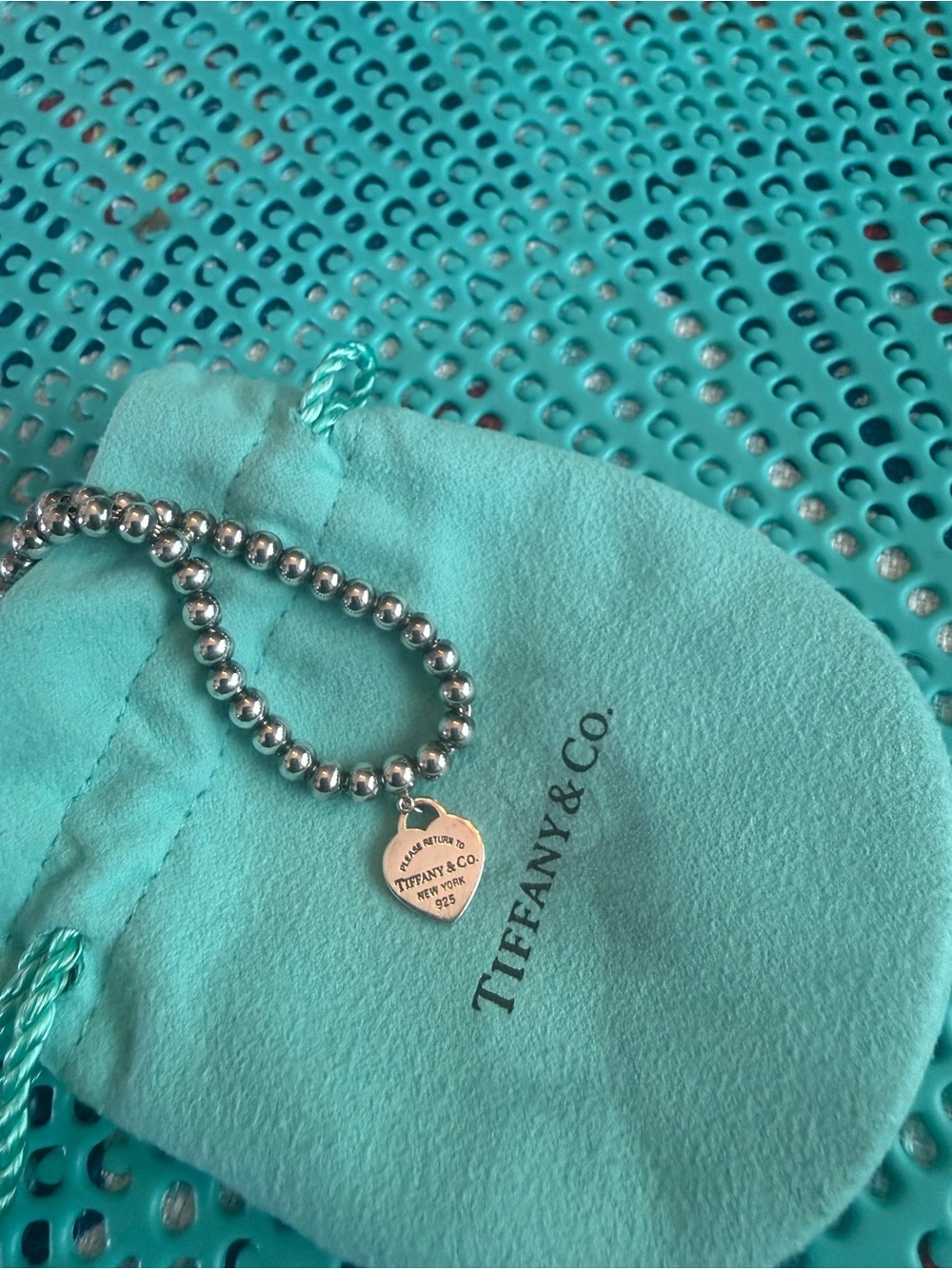 Tiffany & Co. Silver Bead Bracelet with Heart Tag on Turquoise Pouch - Picture 5 of 8